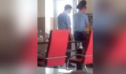 Полицейских Усть-Каменогорска засняли у игрового автомата