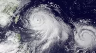 В Китае в ожидании супертайфуна эвакуированы 800 тысяч человек