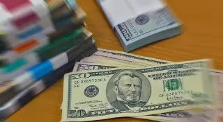 Курс доллара достиг 186,82 тенге