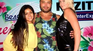 Двух раскрепощенных казахстанок пригласили в "Дом-2"