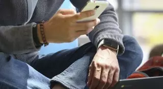 Умные часы от Google научатся обмениваться фотографиями