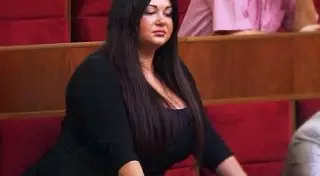 Пышногрудая помощница депутата Верховной Рады взволновала Интернет