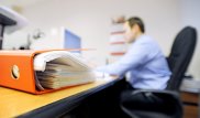 Зарплата казахстанских госслужащих с 2016 года будет зависеть от вклада в работу