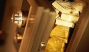 Пьяный кассир украл из сейфа банка в Байконуре почти 100 миллионов тенге
