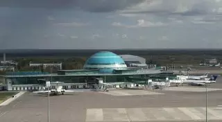 Аэропорт Астаны предложили назвать в честь Абылай хана