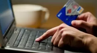 Жители Астаны добровольно перечисляют интернет-мошенникам сотни тысяч долларов