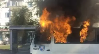 Пассажирский микроавтобус горел в Астане