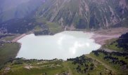 Опасность схода селя сохраняется в горах Алматинской области