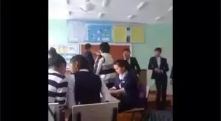 Видео из казахстанской школы возмутило пользователей