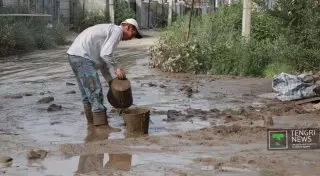 Сель в Алматы: Более 18 тысяч кубометров грязи вывезли из пострадавших районов