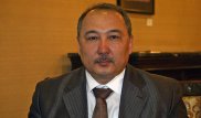 Депутат объяснил наезд на памятник Маншук Маметовой в Уральске