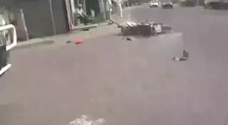 Алматинский байкер запечатлел свой эпичный "полет" после столкновения с авто