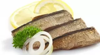 Казахстан временно ограничил ввоз латвийской и эстонской рыбы