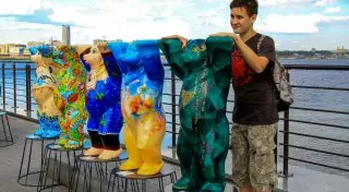 Казахстанский мишка представлен на выставке The Minis United Buddy Bears