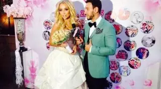 Ведущий Алан Черкасов и певица Анастасия Клещенко поженились