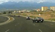 "Крутой маневр" Toyota Camry в Алматы сняли на видео