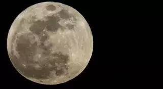 Казахстанцы могут наблюдать "голубую Луну" в ночь на 1 августа