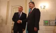 Назарбаев провел телефонный разговор с Порошенко