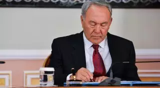 Назарбаев ратифицировал присоединение Кыргызстана к ЕАЭС