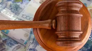 Чиновника из Алматинской области наказали 60-кратным штрафом за взятку