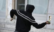 Около 350 человек из-за убийства односельчанина разгромили пансионат близ Иссык-Куля