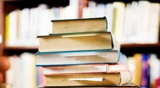 Сколько учебников поставили в школы Казахстана