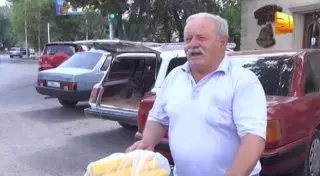 Двойник Якубовича говорит по-казахски и торгует кукурузой в Шымкенте