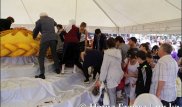 Жители Костаная разграбили хлебную выставку ко Дню города