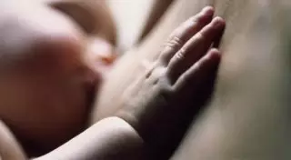 Трехмесячный ребенок отравился молоком пьяной матери в Павлодарской области