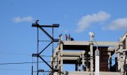 Подростки делают опасные селфи на заброшенном заводе в Костанае