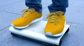 Японцы вновь удивили мир: Транспортное средство размером с планшет