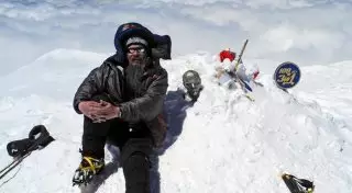 Алматинский священник покорил одну из высочайших вершин Центральной Азии