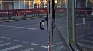 Неуправляемый автобус сбил женщину на тротуаре в Костанае