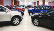 Автодилеры Казахстана приостановили продажи до "устаканивания" курса тенге