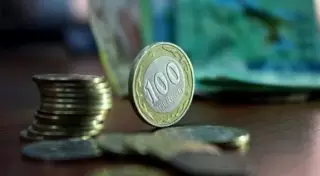 Корректировка курса тенге может повлиять на валютный рынок Узбекистана