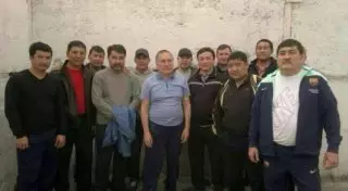 Экс-главу МВД Казахстана заставляли голым мыть полы