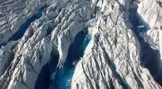 От убийцы "Титаника" откололся гигантский айсберг