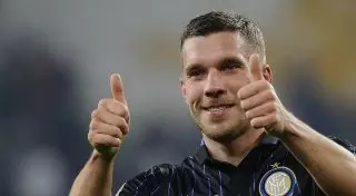 Казахстанцы собираются освистать Подольски на матче "Астана" - "Галатасарай"