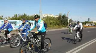 Джаксыбеков в честь Дня Конституции стал дуатлетом