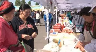 Свыше 100 тонн продуктов по сниженным ценам привезли в Астану