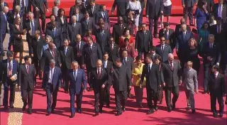 Си Цзиньпин сопроводил Назарбаева и Путина к месту наблюдения за парадом