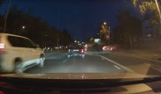 На выделенной полосе по Абая в Алматы столкнулись три авто