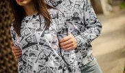 Казахстанский дизайнер выпустила свитшоты с изображением тенге