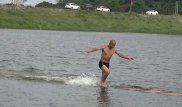 Шаолиньский монах установил рекорд в "беге по воде"