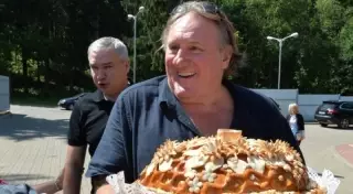 Депардье хочет "жить среди крестьян" в Беларуси