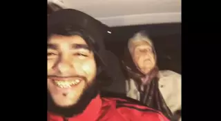 Флешмоб "ЛадаСеданБаклажан" рвет Instagram