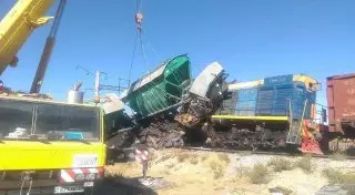 Поезд столкнулся с локомотивом в пригороде Шымкента