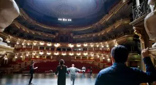 Современную интерпретацию оперы "Абай" с эффектом кино покажет "Астана Опера"