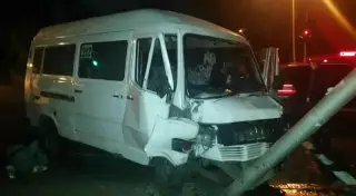 Маршрутка с пассажирами протаранила внедорожник в Алматы