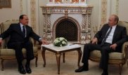 Украина возмущена поездкой Путина и Берлускони в Крым